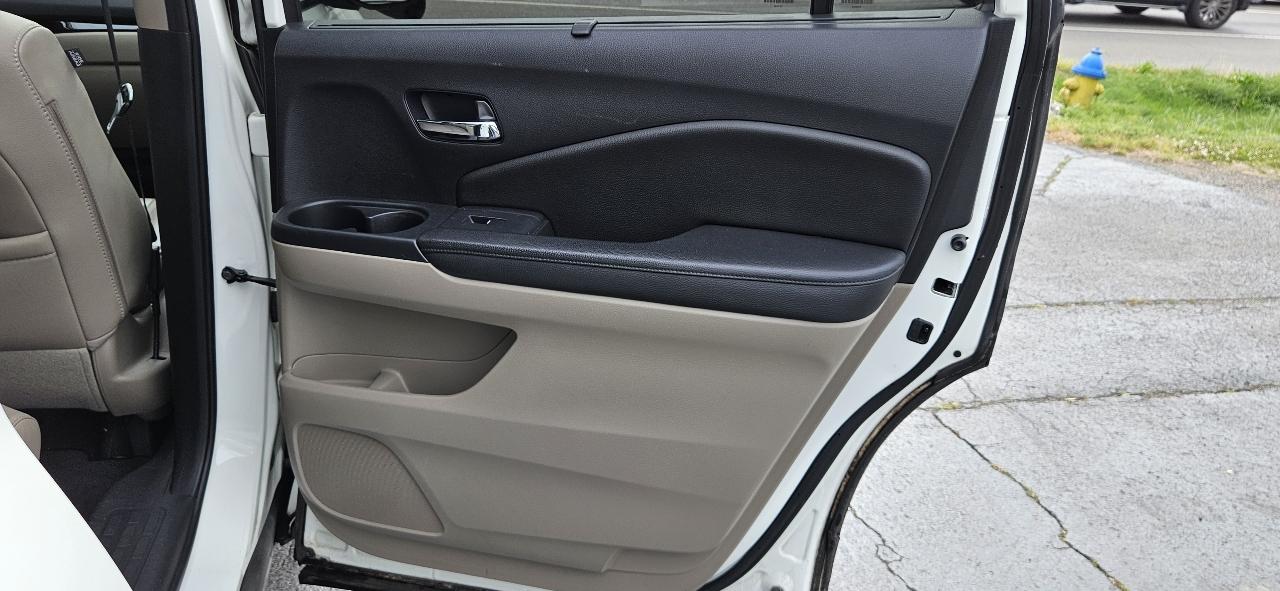 Honda Pilot 2WD 4dr Touring w/RES & Navi 2016