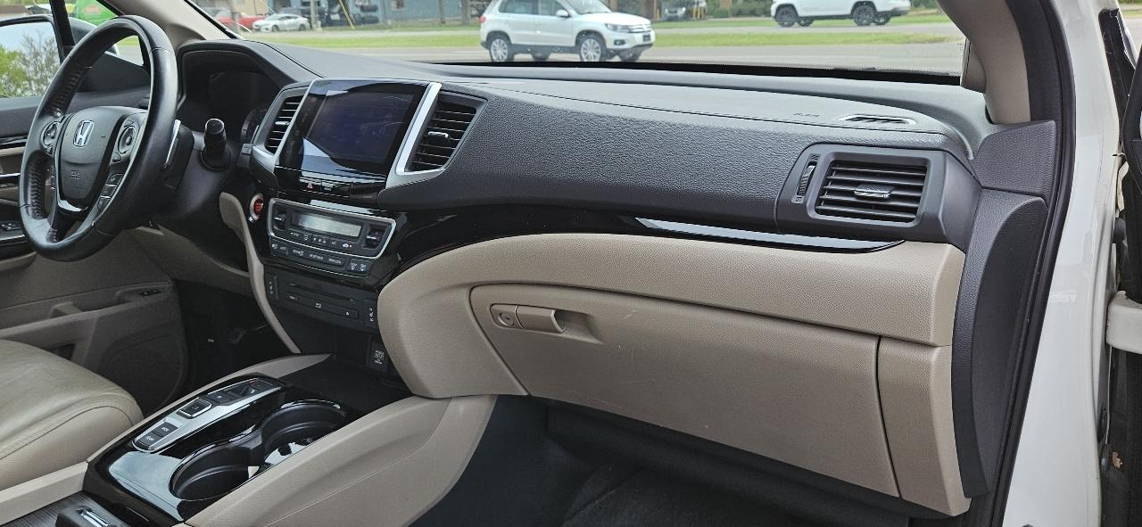 Honda Pilot 2WD 4dr Touring w/RES & Navi 2016