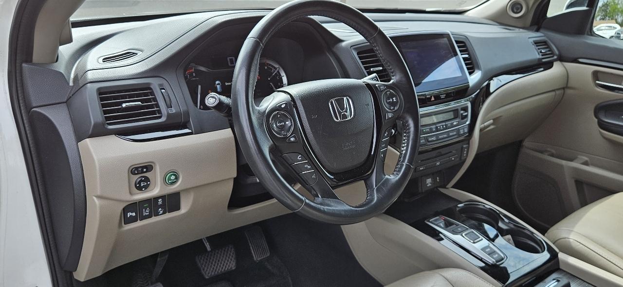 Honda Pilot 2WD 4dr Touring w/RES & Navi 2016