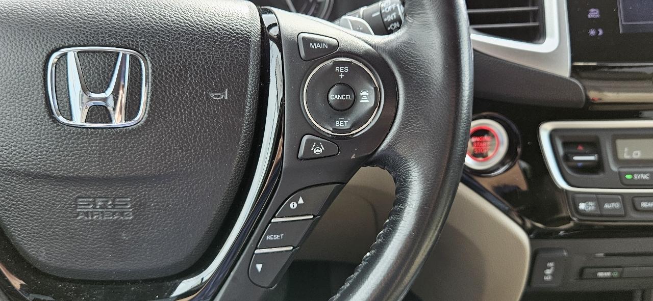 Honda Pilot 2WD 4dr Touring w/RES & Navi 2016