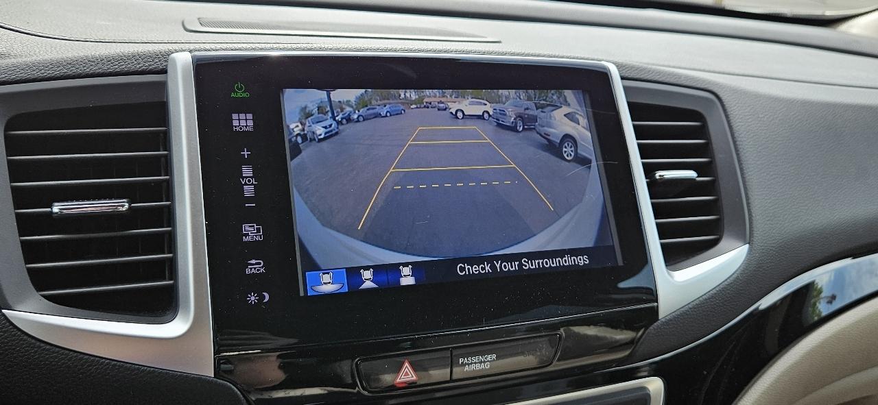 Honda Pilot 2WD 4dr Touring w/RES & Navi 2016