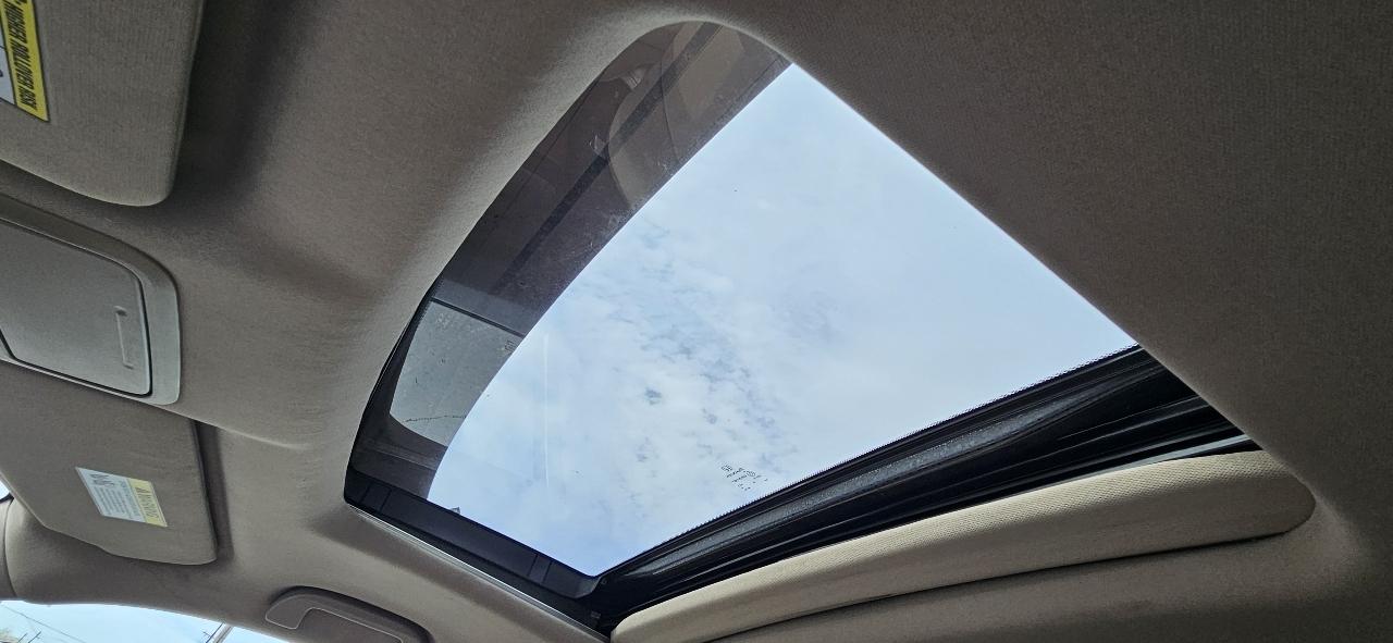 Honda Pilot 2WD 4dr Touring w/RES & Navi 2016