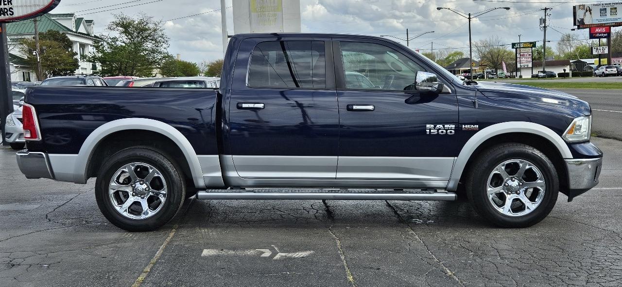 RAM 1500 4WD Crew Cab 140.5" Laramie 2016