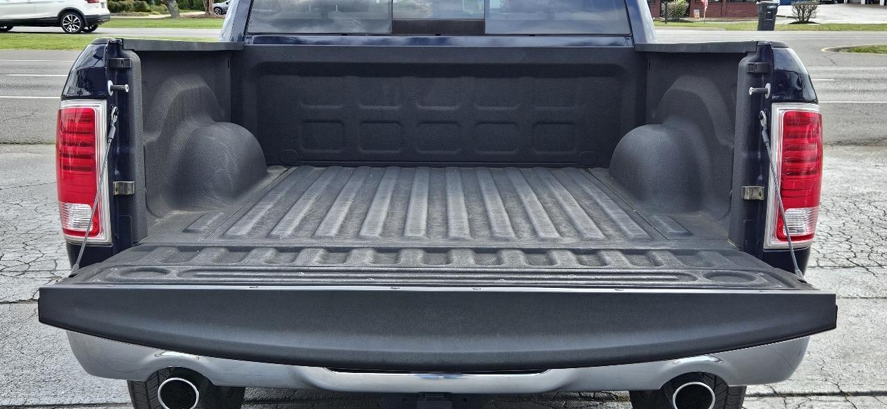 RAM 1500 4WD Crew Cab 140.5" Laramie 2016