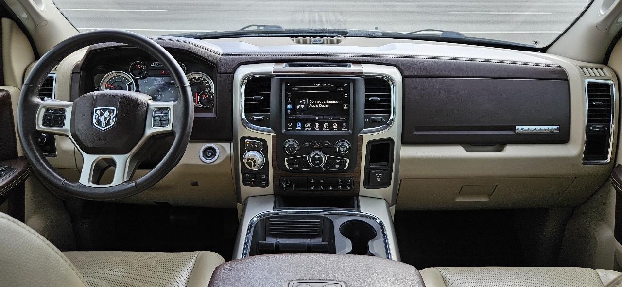 RAM 1500 4WD Crew Cab 140.5" Laramie 2016