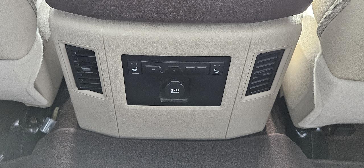 RAM 1500 4WD Crew Cab 140.5" Laramie 2016