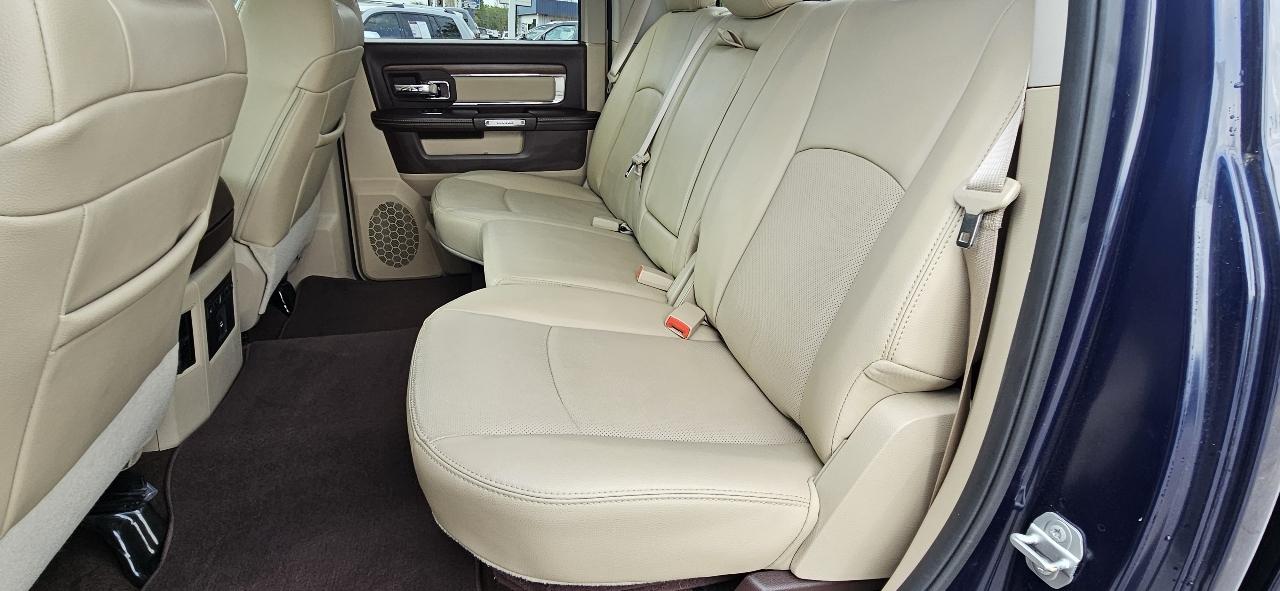 RAM 1500 4WD Crew Cab 140.5" Laramie 2016