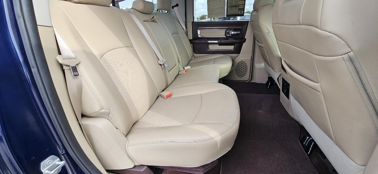 RAM 1500 4WD Crew Cab 140.5" Laramie 2016