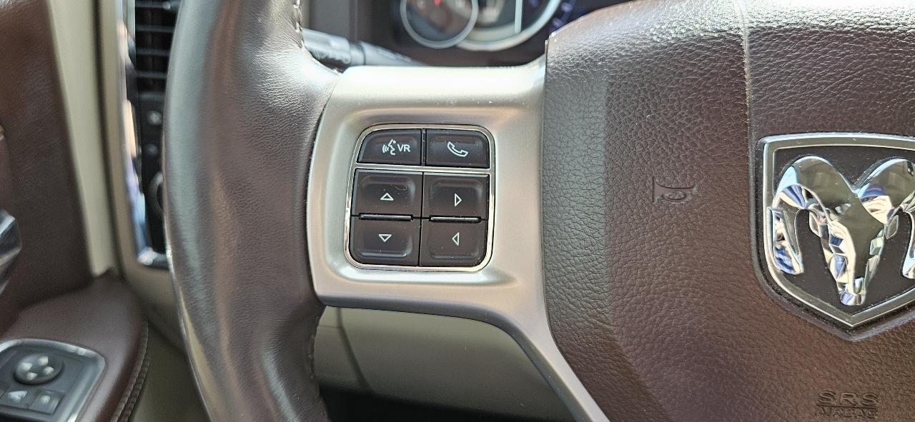 RAM 1500 4WD Crew Cab 140.5" Laramie 2016