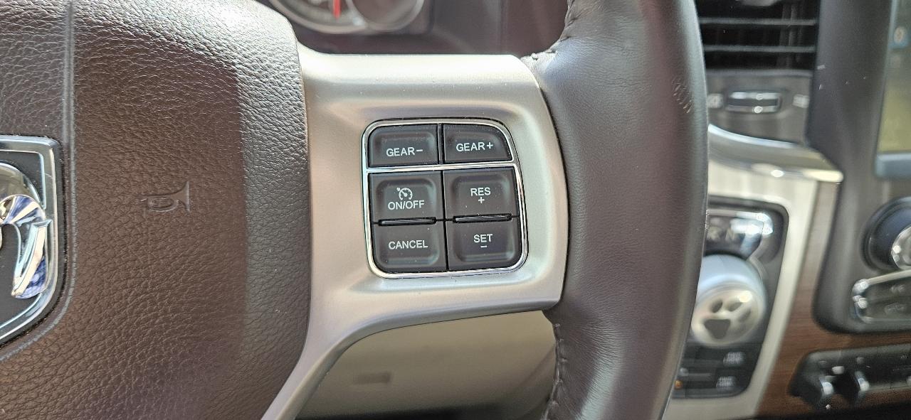 RAM 1500 4WD Crew Cab 140.5" Laramie 2016