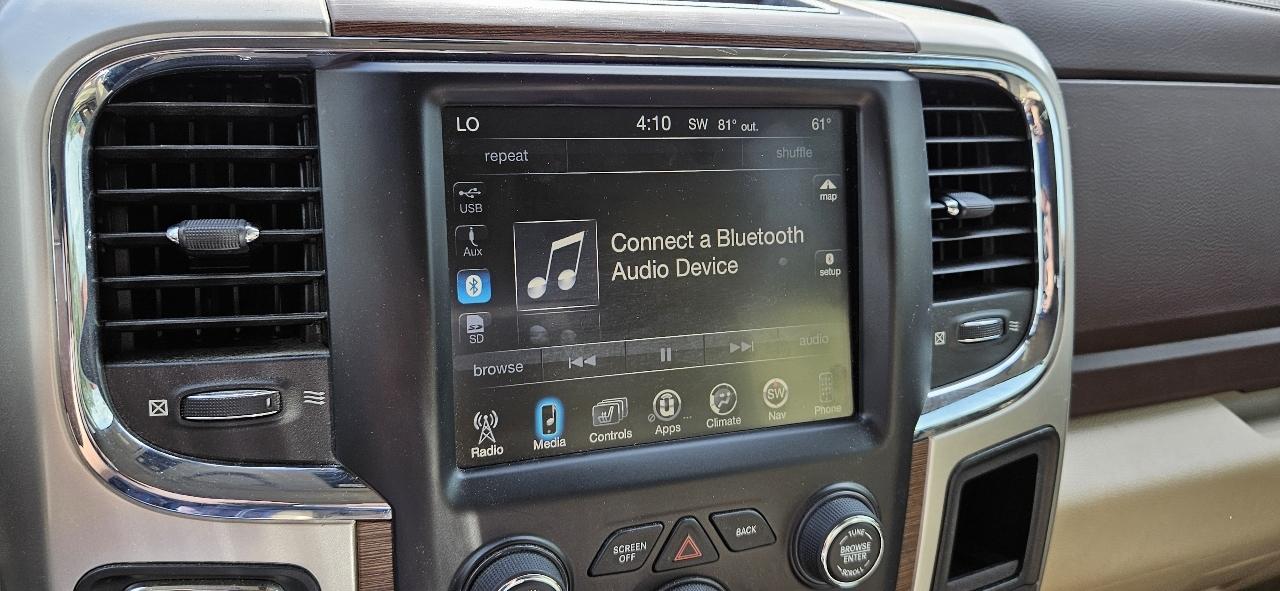 RAM 1500 4WD Crew Cab 140.5" Laramie 2016