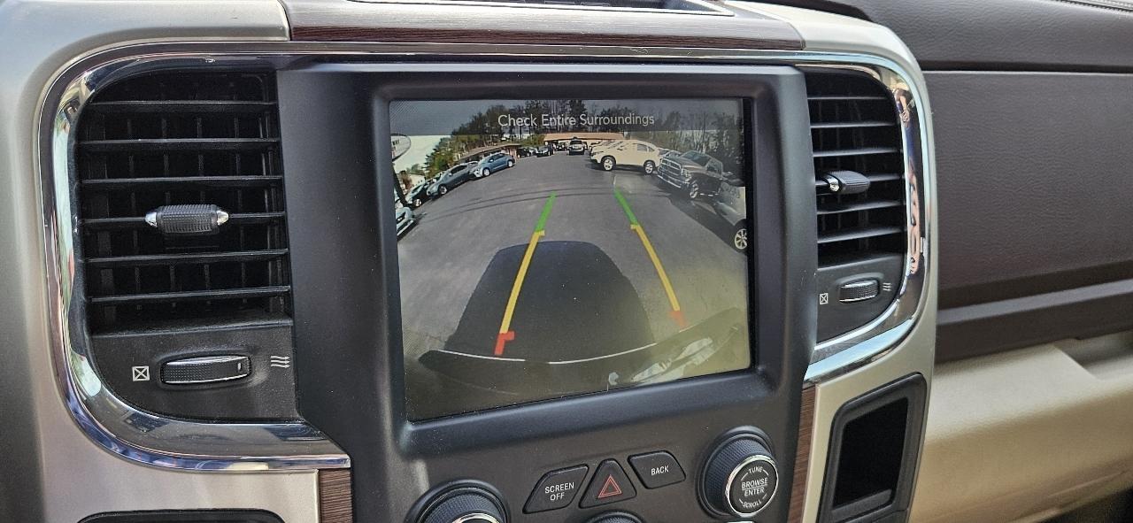 RAM 1500 4WD Crew Cab 140.5" Laramie 2016