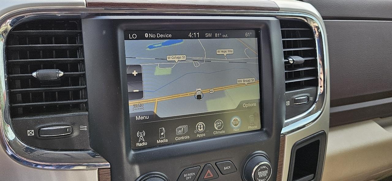 RAM 1500 4WD Crew Cab 140.5" Laramie 2016