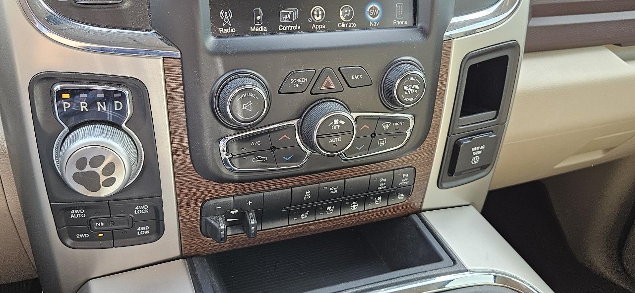 RAM 1500 4WD Crew Cab 140.5" Laramie 2016