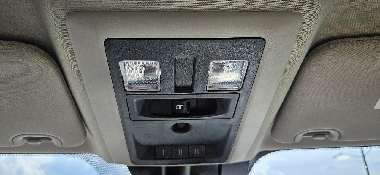 RAM 1500 4WD Crew Cab 140.5" Laramie 2016