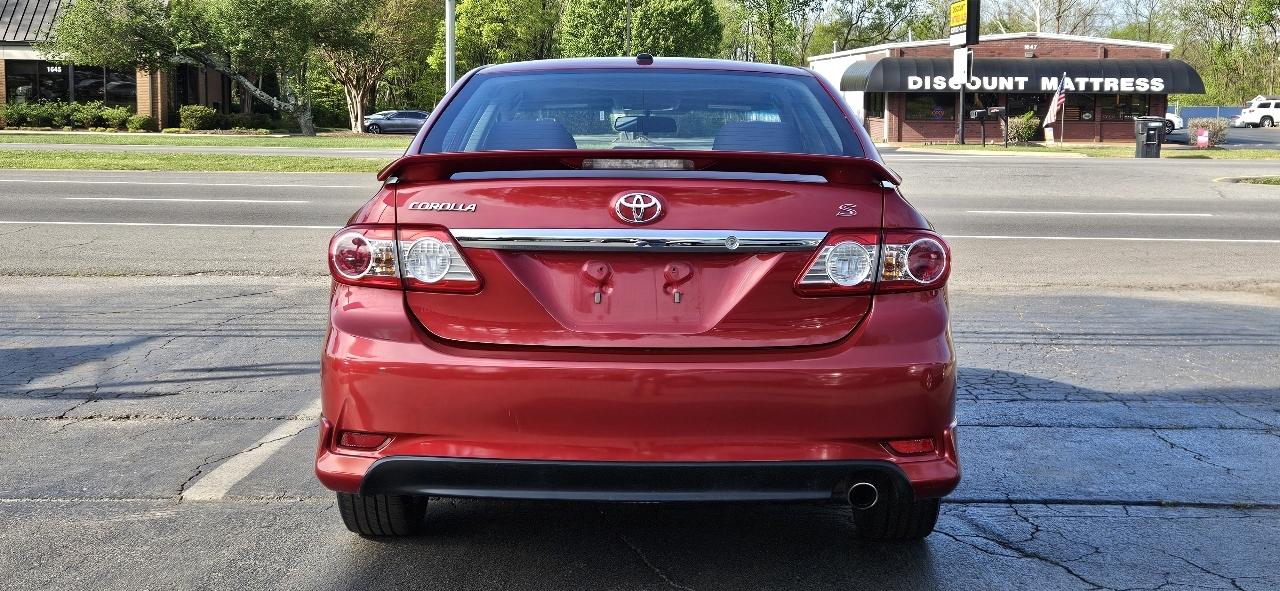 Toyota Corolla 4dr Sdn Auto S (Natl) 2011