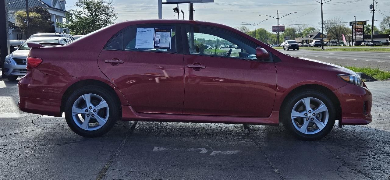 Toyota Corolla 4dr Sdn Auto S (Natl) 2011
