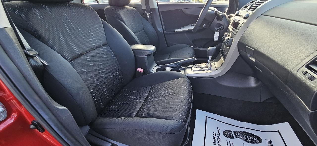 Toyota Corolla 4dr Sdn Auto S (Natl) 2011