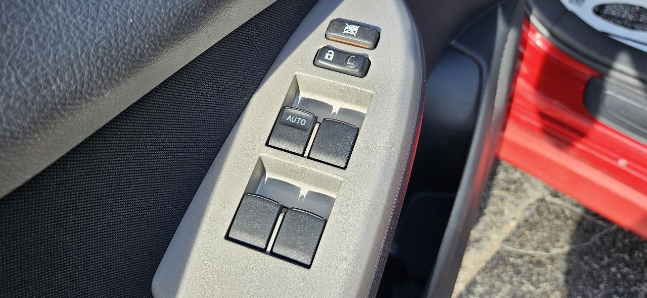 Toyota Corolla 4dr Sdn Auto S (Natl) 2011