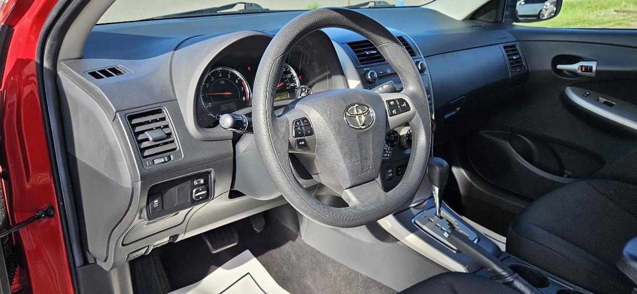 Toyota Corolla 4dr Sdn Auto S (Natl) 2011