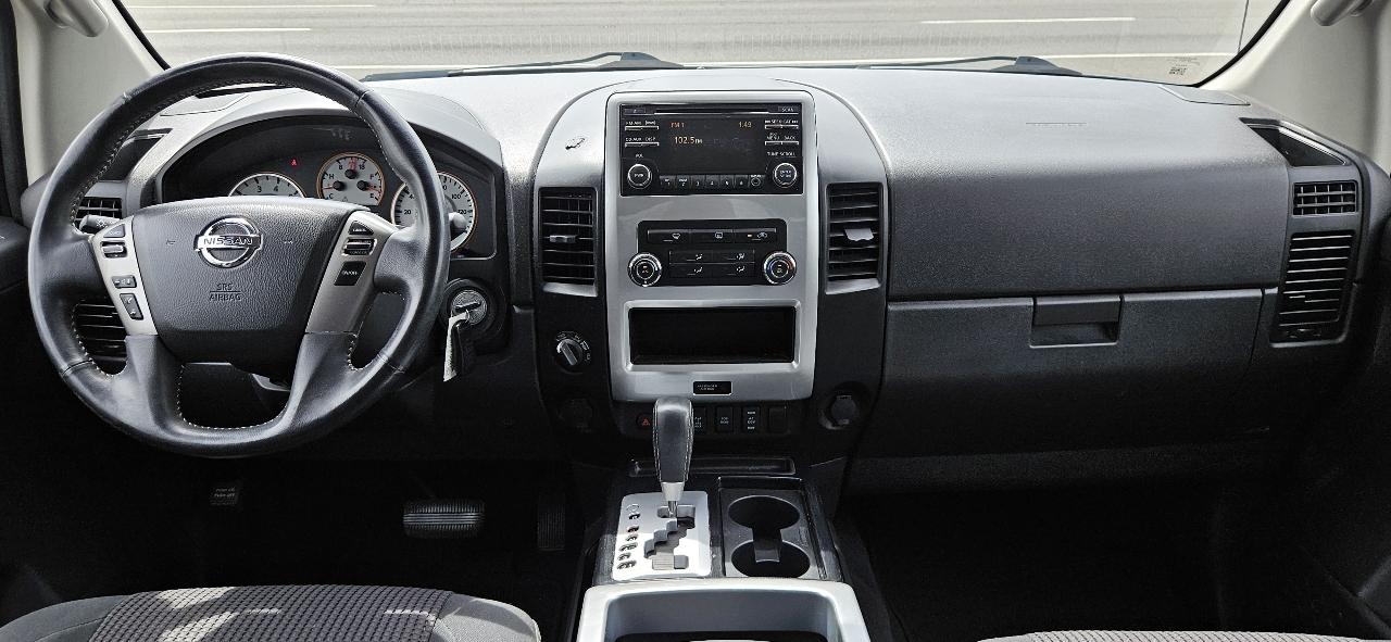 Nissan Titan 4WD Crew Cab SWB PRO-4X 2013