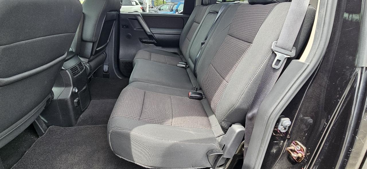 Nissan Titan 4WD Crew Cab SWB PRO-4X 2013