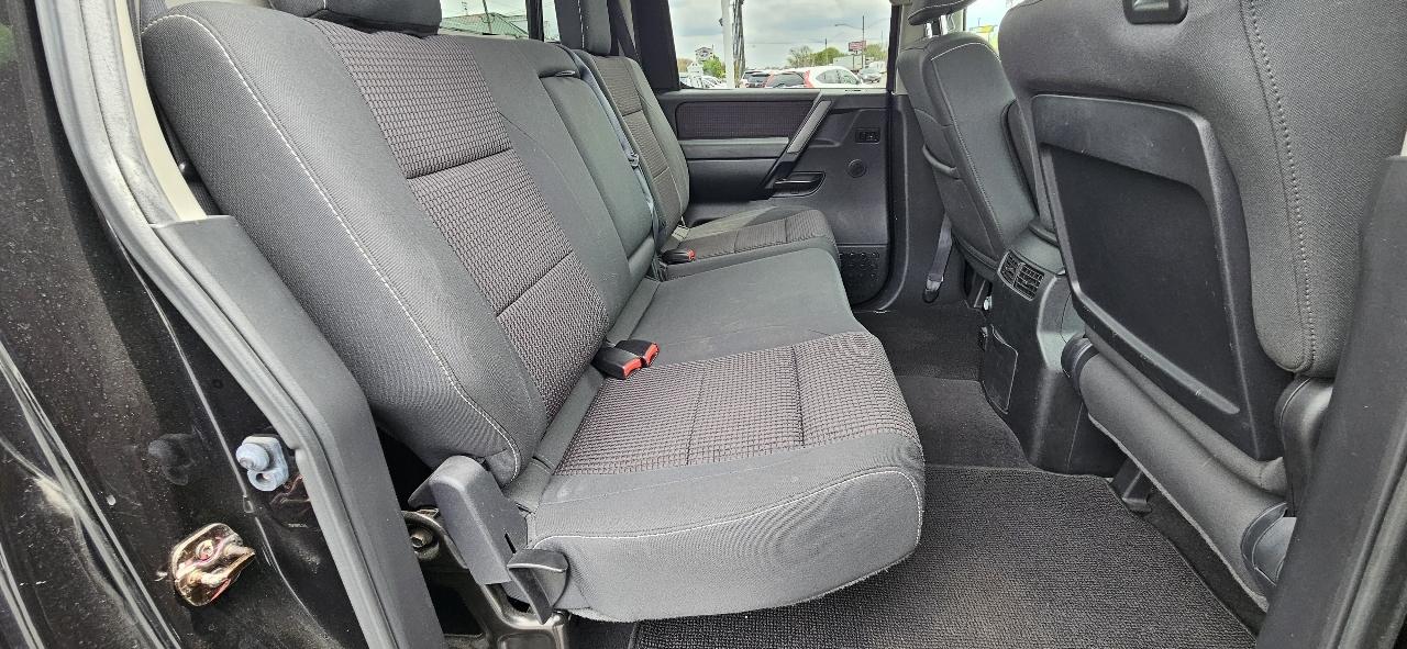 Nissan Titan 4WD Crew Cab SWB PRO-4X 2013