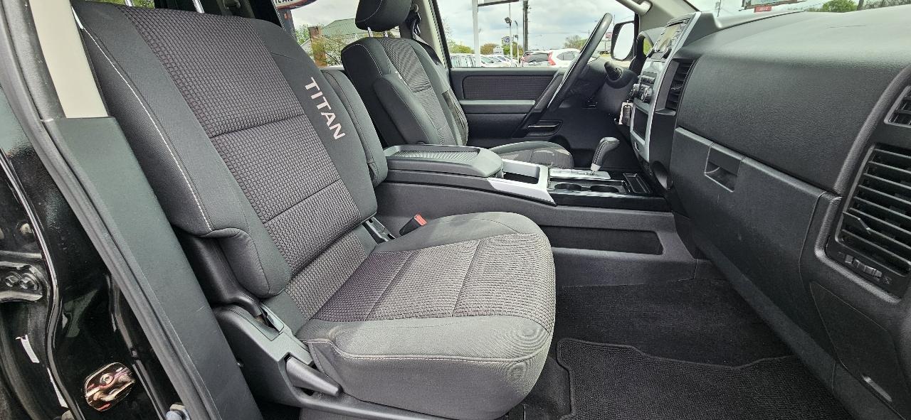 Nissan Titan 4WD Crew Cab SWB PRO-4X 2013