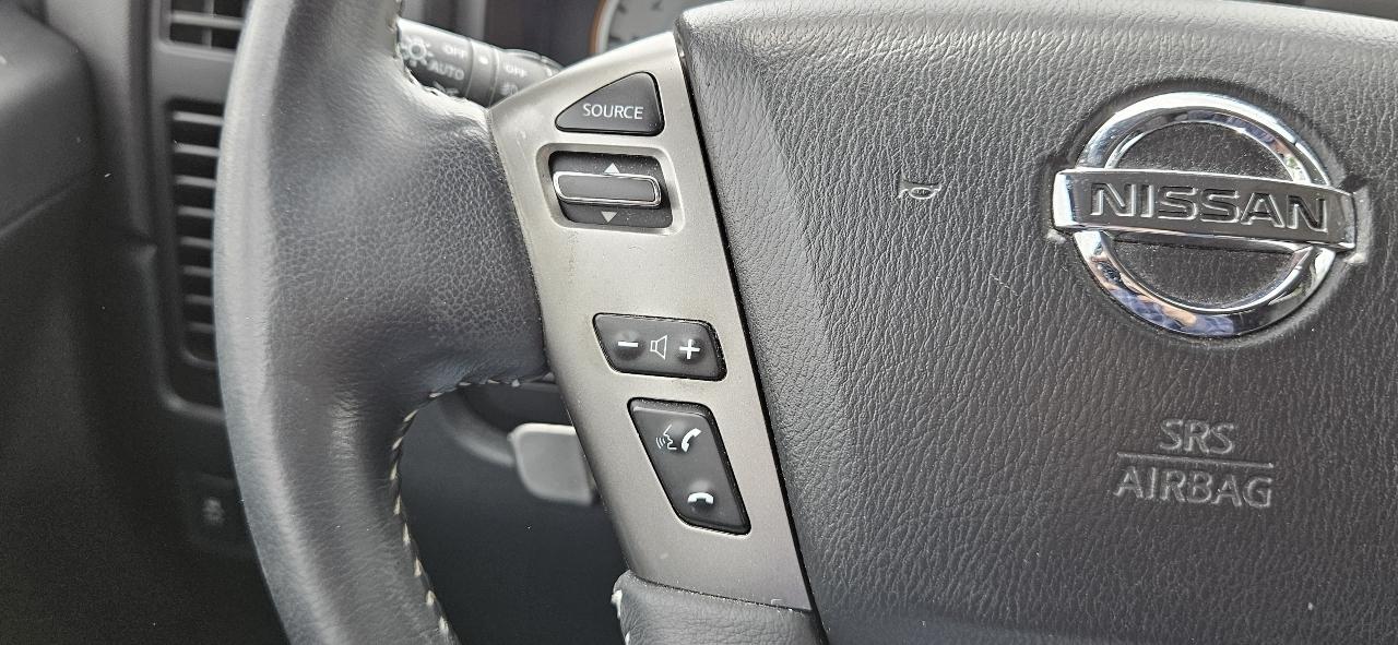 Nissan Titan 4WD Crew Cab SWB PRO-4X 2013