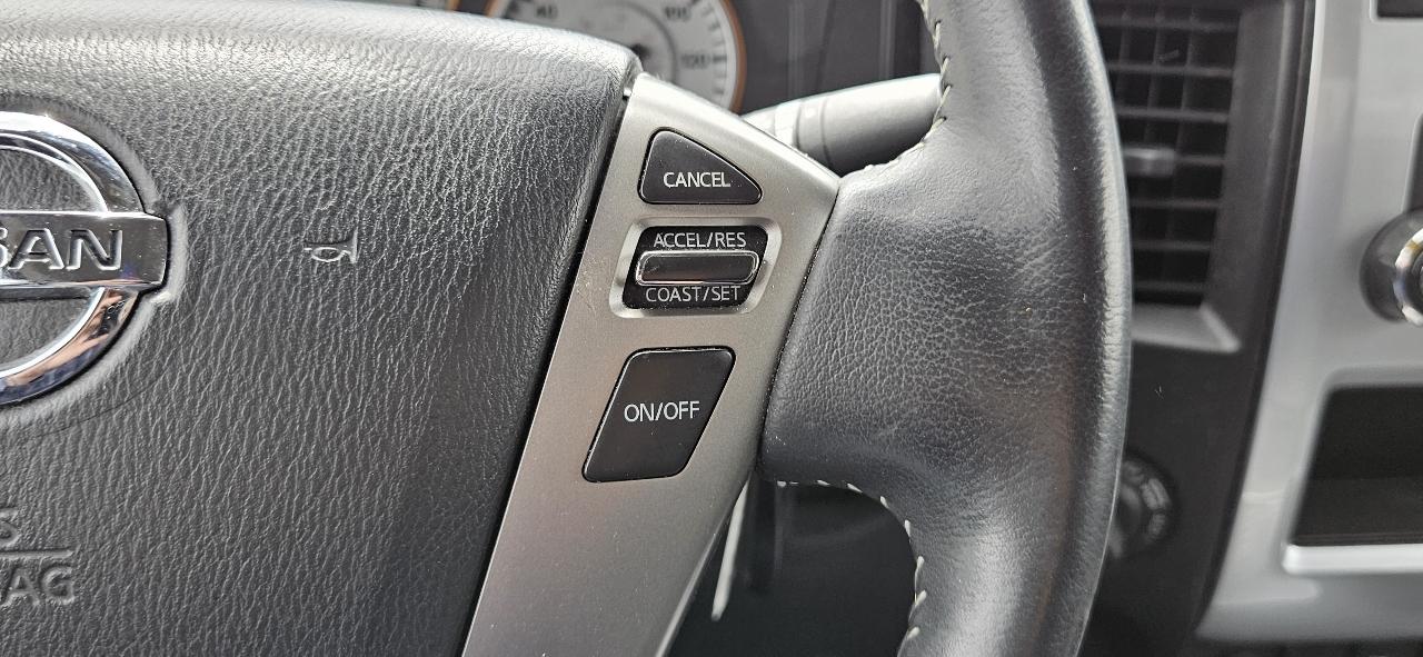 Nissan Titan 4WD Crew Cab SWB PRO-4X 2013