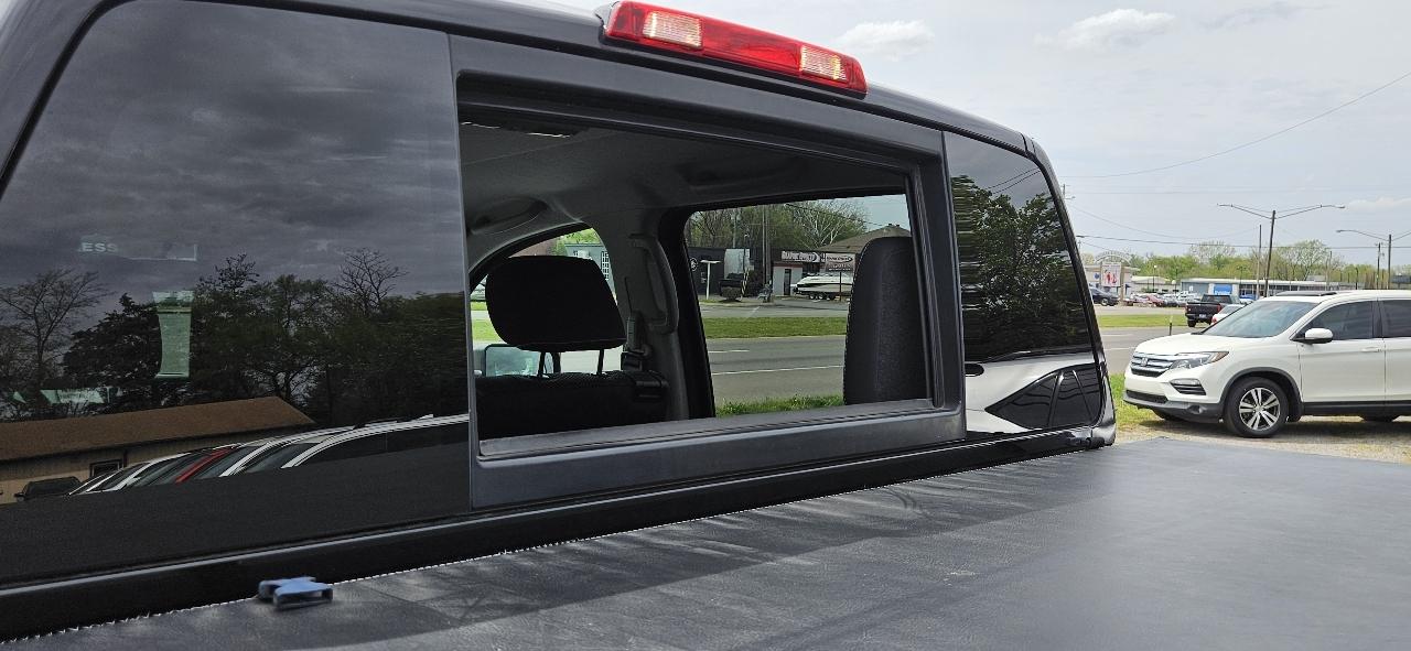 Nissan Titan 4WD Crew Cab SWB PRO-4X 2013