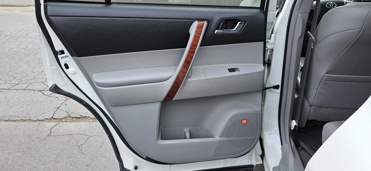 Toyota Highlander FWD 4dr Limited (Natl) 2008