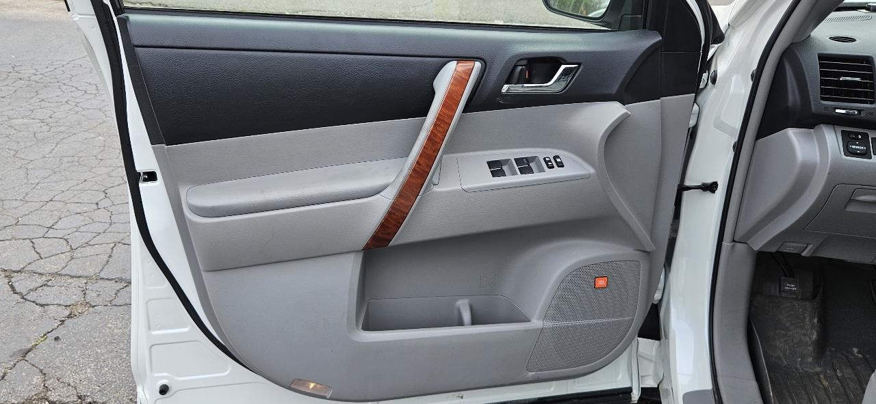 Toyota Highlander FWD 4dr Limited (Natl) 2008