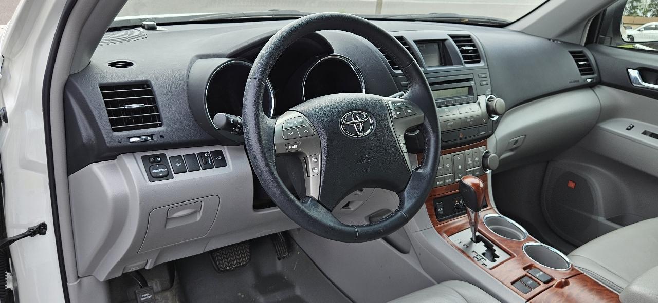 Toyota Highlander FWD 4dr Limited (Natl) 2008