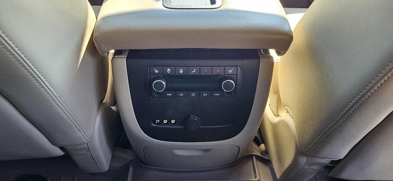 GMC Yukon XL 4WD 4dr 1500 SLT 2012