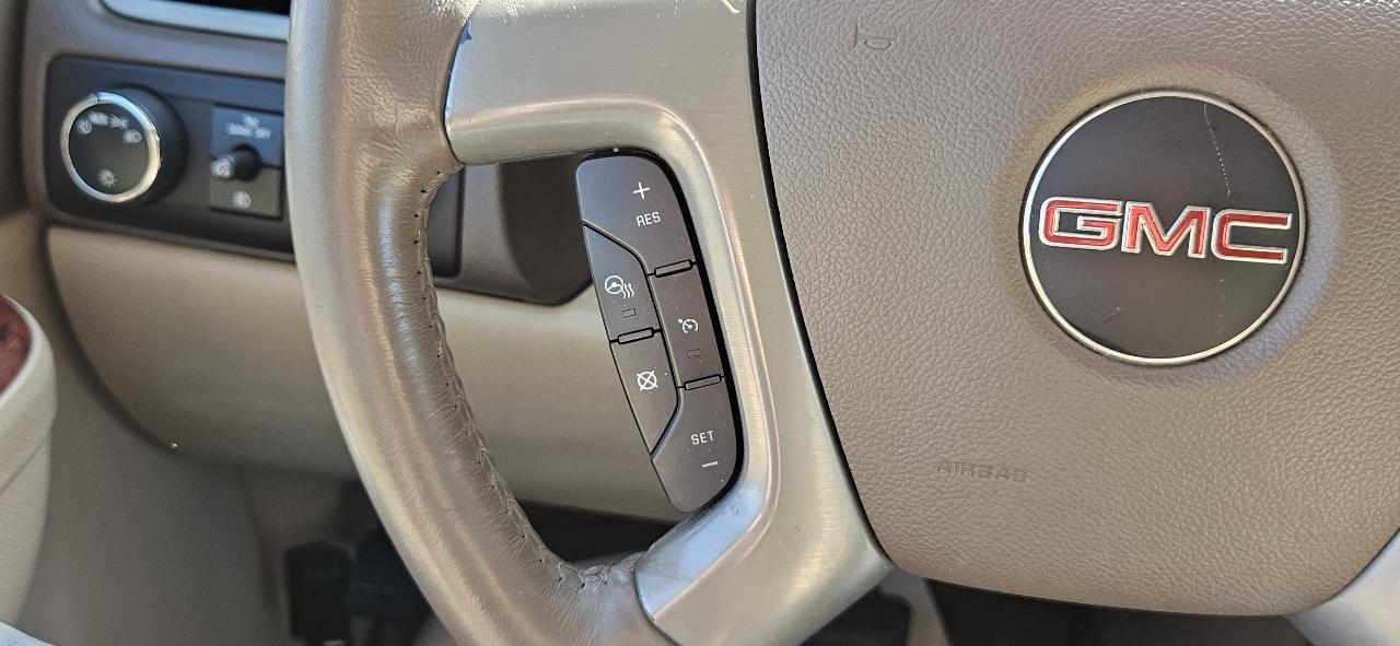 GMC Yukon XL 4WD 4dr 1500 SLT 2012