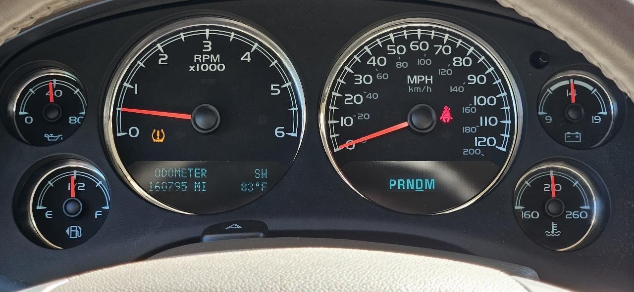 GMC Yukon XL 4WD 4dr 1500 SLT 2012