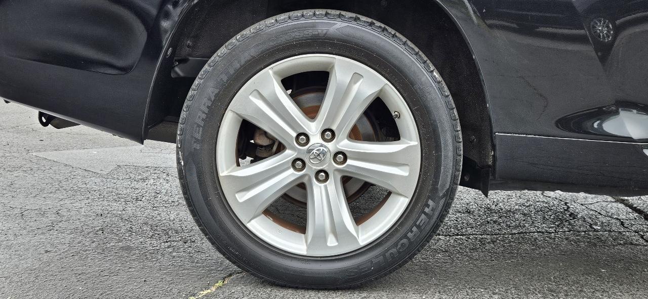 Toyota Highlander FWD 4dr V6 Limited (Natl) 2010