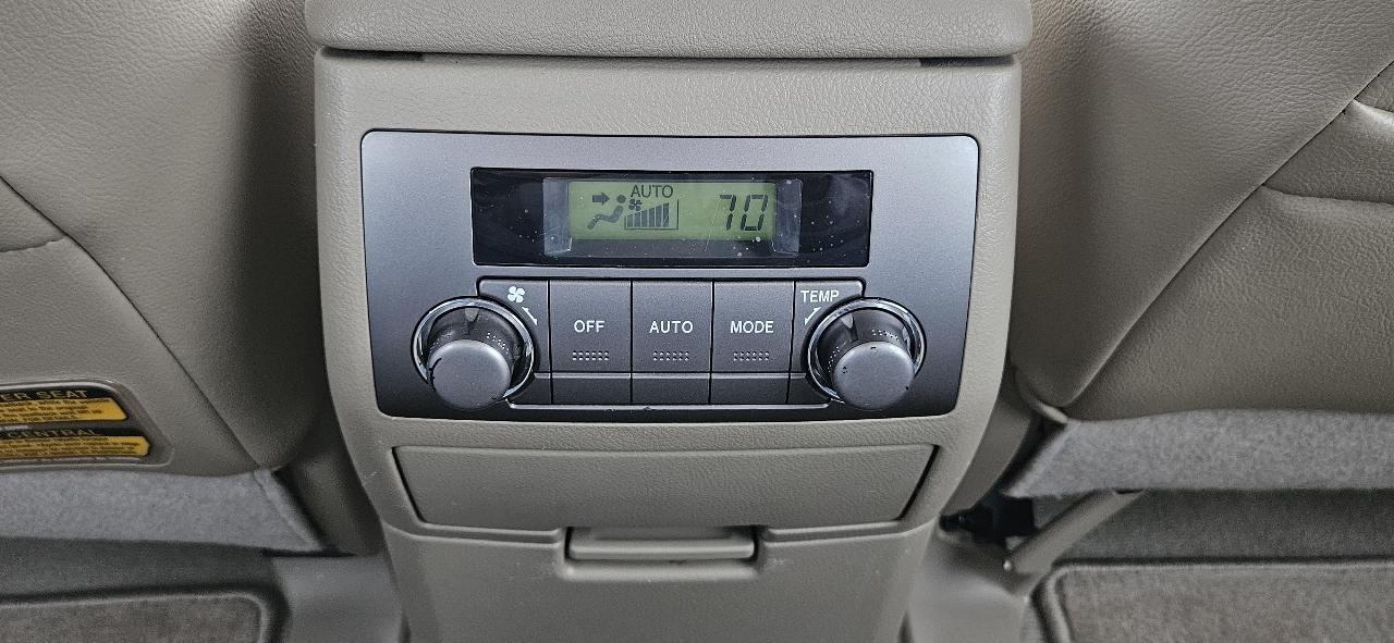 Toyota Highlander FWD 4dr V6 Limited (Natl) 2010