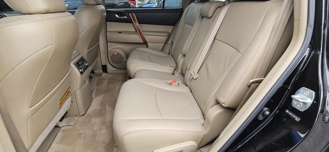 Toyota Highlander FWD 4dr V6 Limited (Natl) 2010