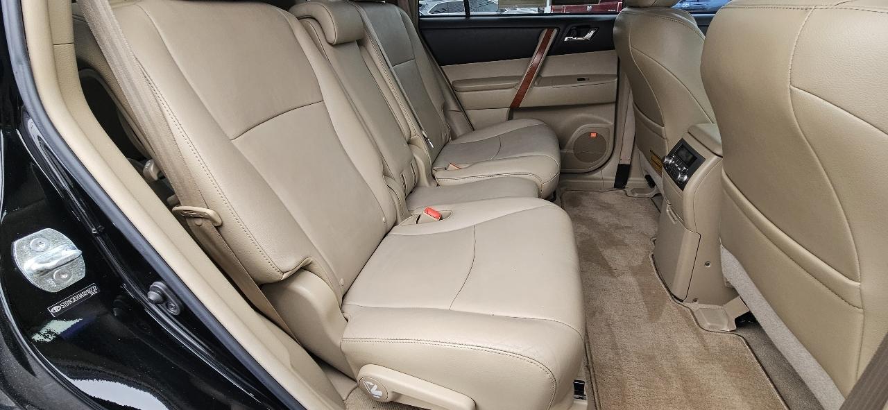 Toyota Highlander FWD 4dr V6 Limited (Natl) 2010