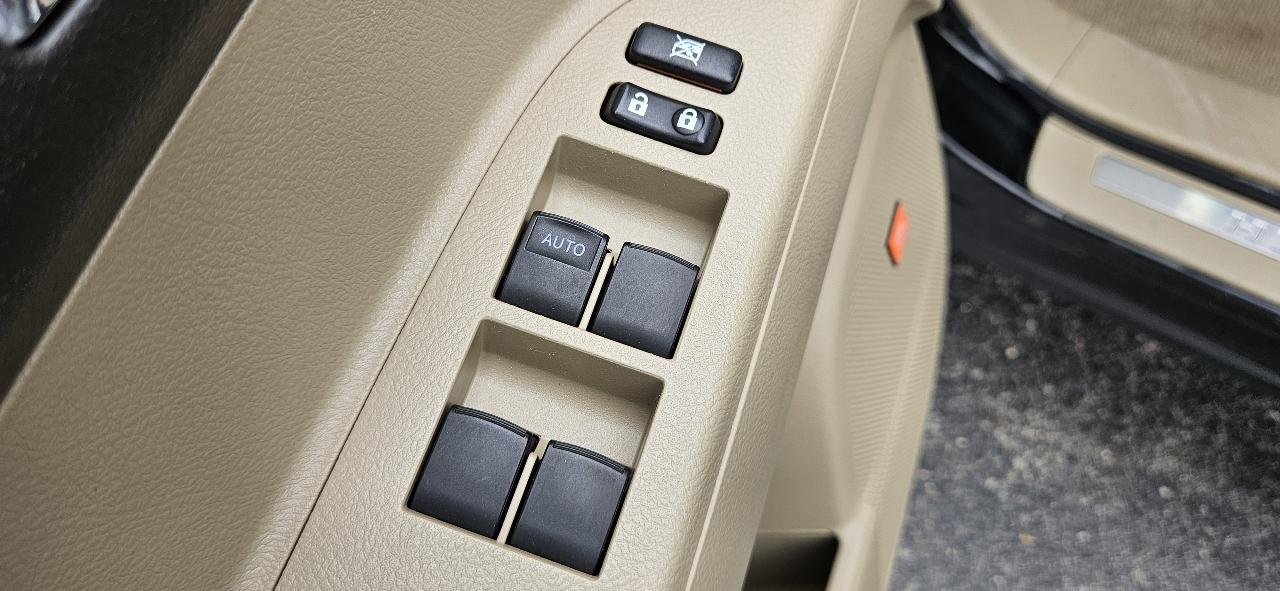 Toyota Highlander FWD 4dr V6 Limited (Natl) 2010