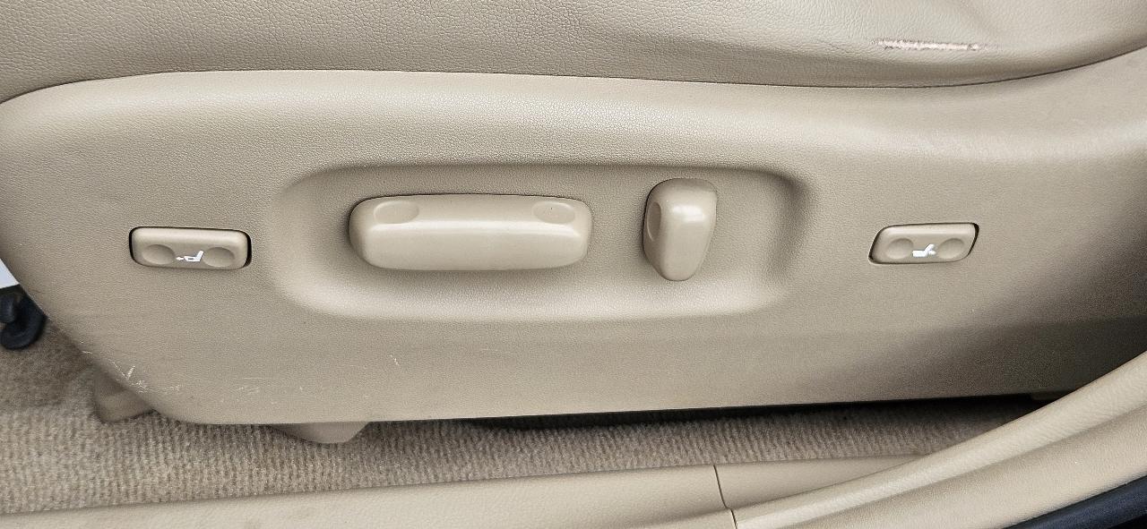 Toyota Highlander FWD 4dr V6 Limited (Natl) 2010