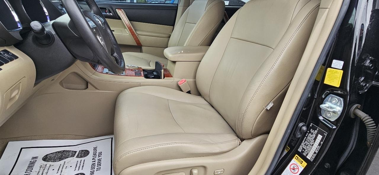 Toyota Highlander FWD 4dr V6 Limited (Natl) 2010