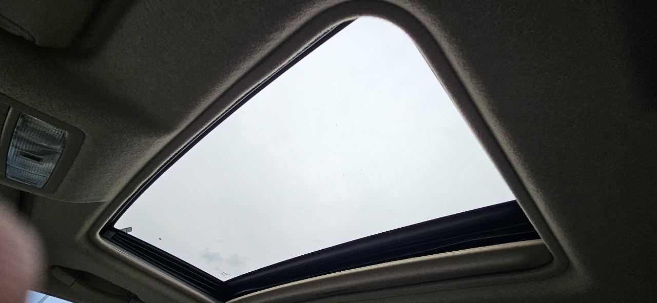 Toyota Highlander FWD 4dr V6 Limited (Natl) 2010