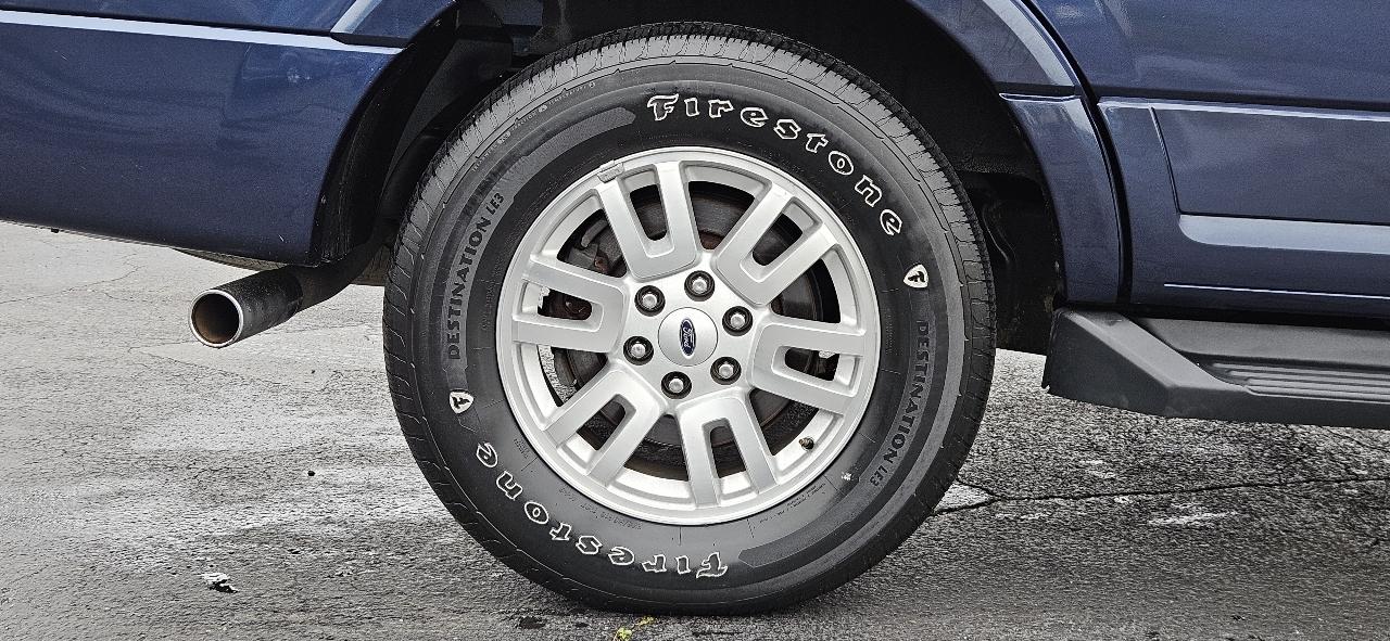 Ford Expedition 4WD 4dr XLT 2013