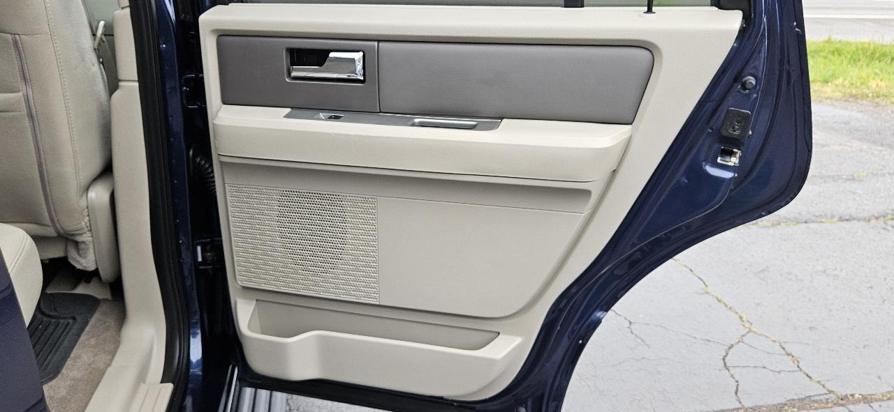 Ford Expedition 4WD 4dr XLT 2013