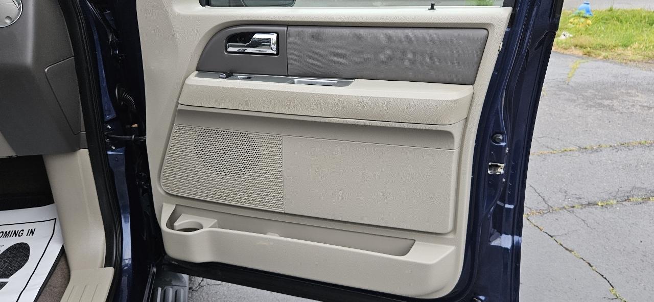 Ford Expedition 4WD 4dr XLT 2013