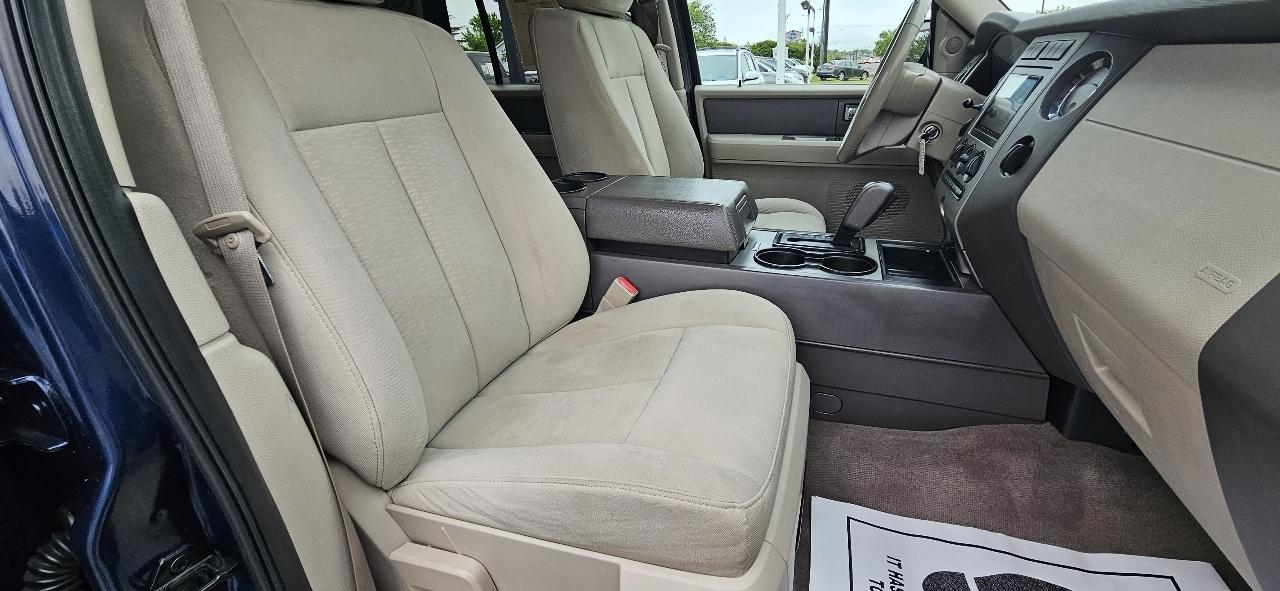 Ford Expedition 4WD 4dr XLT 2013