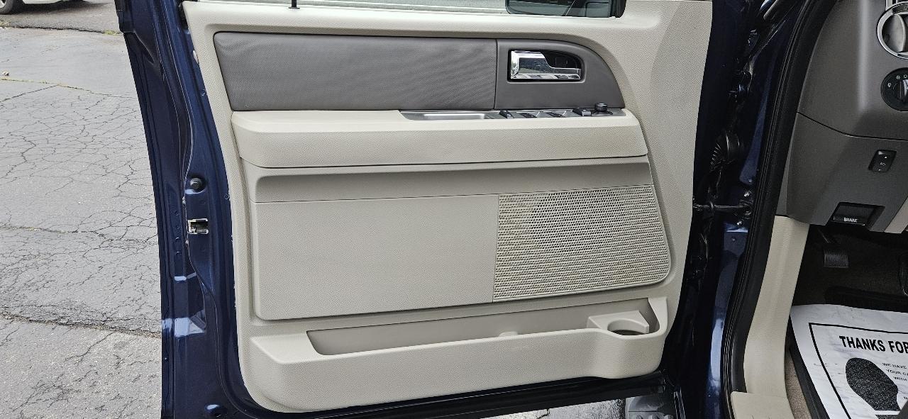 Ford Expedition 4WD 4dr XLT 2013
